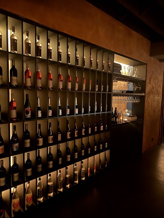 AMA Raw Bar