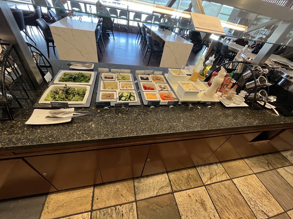 Air Canada Maple Leaf Lounge - Domestic